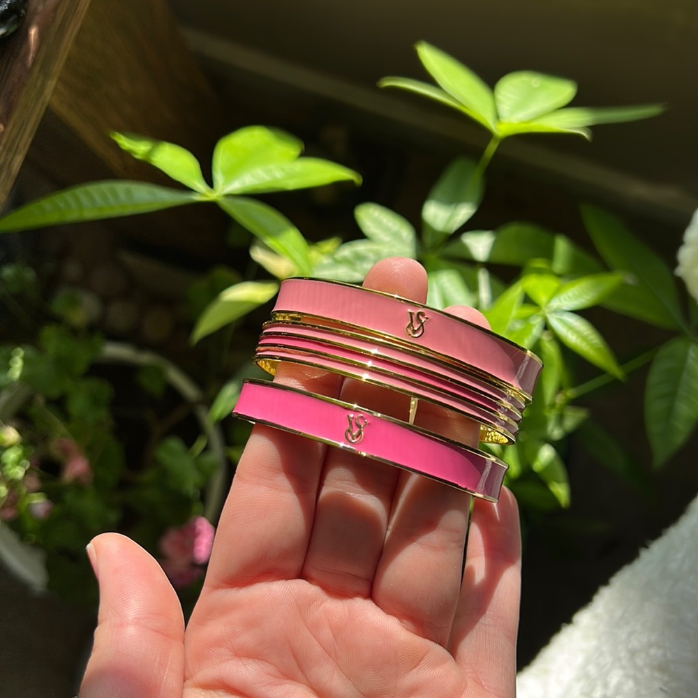 VS bangles